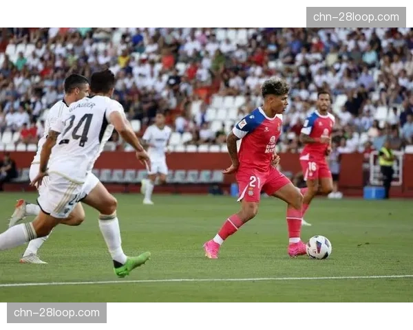 西班牙警方破获非法赌球网络，涉嫌操纵西乙联赛多场比赛