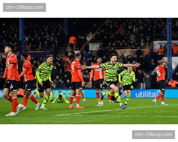 西甲裁判委员会本月会议议题：明确防守方在定位球中拉扯球衣的判罚尺度